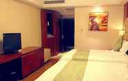 Bedroom 7 K Raphael Hotel