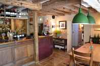 Quầy bar, cafe và phòng lounge The Old House Inn