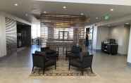 Lobi 3 Country Inn & Suites by Radisson, Page, AZ