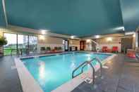 Swimming Pool Hampton Inn & Suites Xenia Dayton