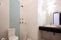 In-room Bathroom Hotel Mountview International