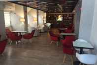 Bar, Cafe and Lounge Katan Hotel