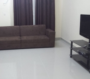 Ruang untuk Umum 4 Golden Seasons Furnished Apartments 1