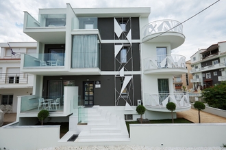 Exterior 4 La Boheme Luxury Living