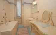 In-room Bathroom 2 Rental In Rome Ottaviano