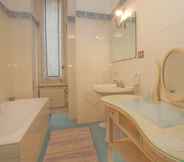 In-room Bathroom 2 Rental In Rome Ottaviano