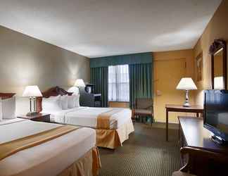 Bedroom 2 Clarion Inn Falls Church - Arlington