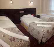 Kamar Tidur 7 Spor Hotel