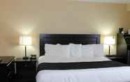 Kamar Tidur 4 Travelodge by Wyndham Sarnia