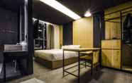 Kamar Tidur 2 Hotel The Designers Premier Kondae