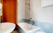 In-room Bathroom 2 Hotel Ceretto