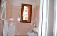 Toilet Kamar 5 Chalet Gardenia