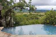 Swimming Pool Oluchi Lodge