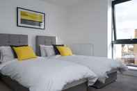Bedroom Tailored Stays - De Havilland House