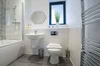 In-room Bathroom Tailored Stays - De Havilland House