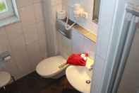 In-room Bathroom Hotel Waldeck Garni