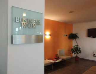 Lobi 2 Hotel Bed & Business