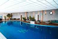 Swimming Pool Hotell Hallstaberget