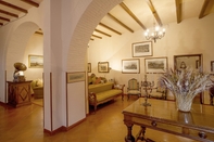 Lobby Relais Mastro Cinghiale