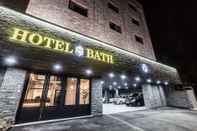 Bangunan Hotel Bath