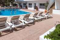 Swimming Pool Hostal Es Pi