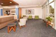 Lobby Holiday Inn Express and Suites Kalamazoo West, an IHG Hotel