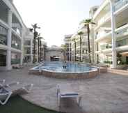 Swimming Pool 4 City Resort Palmore