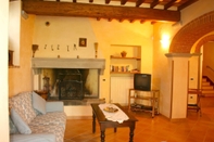 Common Space Private Villa with AC, private pool, WIFI, TV, terrace, pets allowed, parking, close to Arezzo