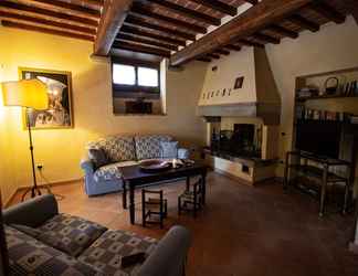 Lobby 2 Private Villa with AC, private pool, WIFI, TV, terrace, pets allowed, parking, close to Arezzo