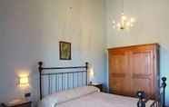 Bedroom 2 Private Villa With Wifi, Private Pool, TV, Veranda, Pets Allowed, Parking, Close to Cortona