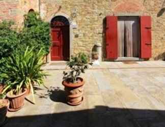 Exterior 2 Private Villa With Wifi, Private Pool, TV, Veranda, Pets Allowed, Parking, Close to Cortona
