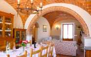 Restaurant 4 Stunning private villa for 8 guests with private pool, WIFI, TV, terrace, pets allowed and parking