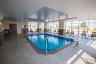 Swimming Pool Fairfield Inn & Suites by Marriott Alexandria