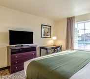 Bedroom 3 Cobblestone Inn & Suites - Bridgeport