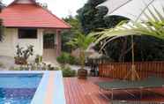 Kolam Renang 5 House of Garden