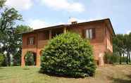 Exterior 2 Beautiful private villa for 12 people with WIFI, private pool and parking, close to Montepulciano