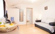 Bedroom 7 Rooms Garden Zagreb Airport