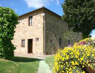 Exterior 2 Stunning private villa with private pool, WIFI, TV, pets allowed and parking, close to Montepulc