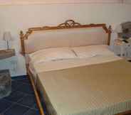 Bedroom 4 Borgo Camicia In