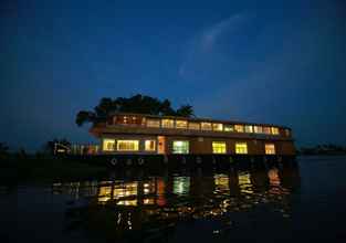 Bangunan 4 Mass Holidays Houseboat