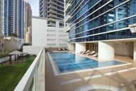 Hồ bơi Barcelo Residences Dubai Marina