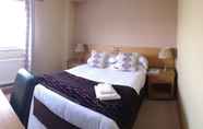 Bedroom 4 Caledonia Hotel