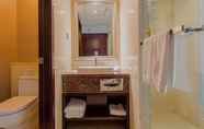 Toilet Kamar 3 Junlin Hotspring Hotel