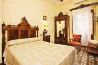 Bedroom Typical Valencian House. Modernist Style. Recommended for Families