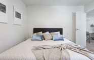 Kamar Tidur 4 BCN Design Apartment with Portable Wifi