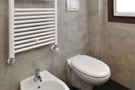 In-room Bathroom Ca Beccarie 1