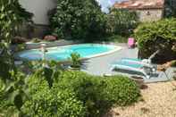 Swimming Pool L'Arbre d'Ange