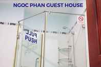 Toilet Kamar Ngoc Phan Guest House