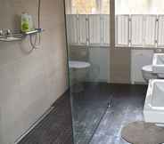 Toilet Kamar 6 Minnesberg Bed & Breakfast