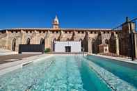 Swimming Pool Hotel Basílica